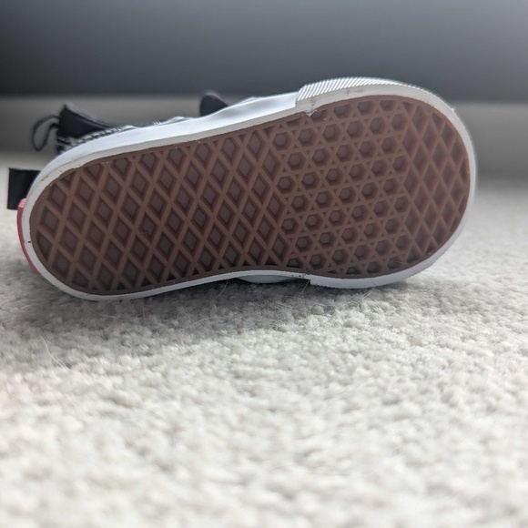 Vans Toddler Slip On Shark Shoes - Size 5 - Picture 5 of 5